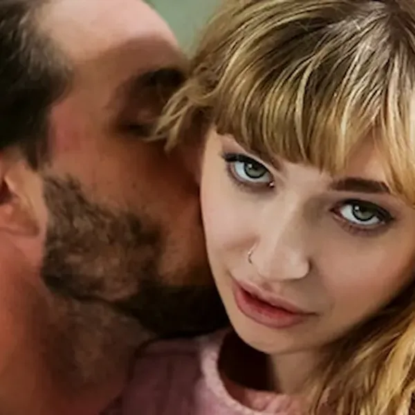 Scena romantica di Sweet Sinners 2025, che mostra un momento intenso tra i protagonisti della serie Sweet Sinners 2025, parte dei contenuti esclusivi Sweet Sinners.