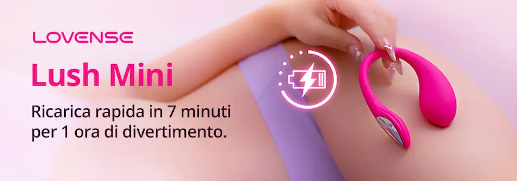 Dispositivo Lovense Lush Mini mostrato su una superficie chiara con indicazione di ricarica veloce, esempio di Lovense 2026 tra i migliori app sex toys per il controllo remoto discreto